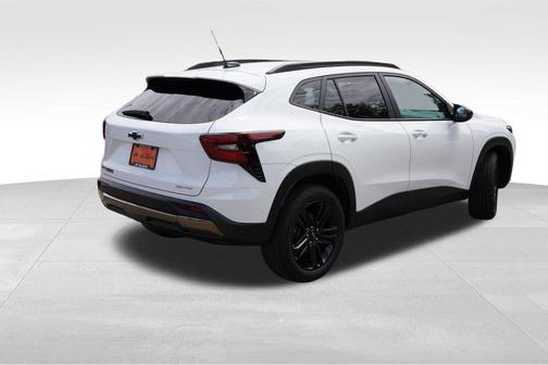 Summit White 2025 Chevrolet Trax ACTIV