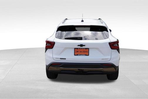 Summit White 2025 Chevrolet Trax ACTIV