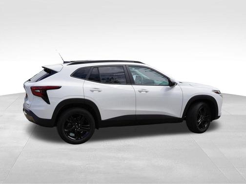 Summit White 2025 Chevrolet Trax ACTIV