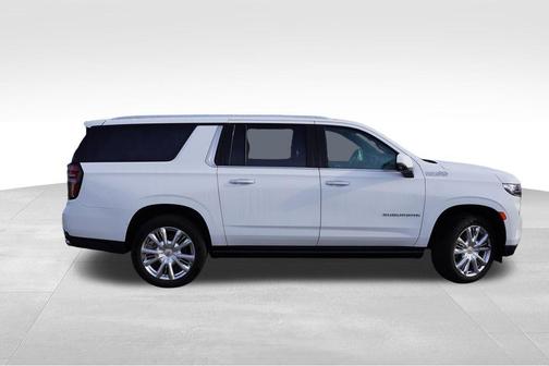 Summit White 2021 Chevrolet Suburban High Country