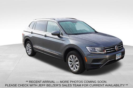 Platinum Gray Metallic 2018 Volkswagen Tiguan 2.0T SE