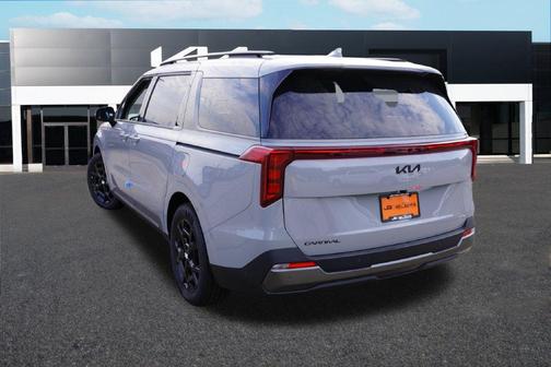 Ceramic Silver 2027 Kia Carnival SX