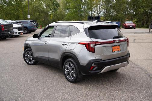Steel Gray 2024 Kia Seltos S