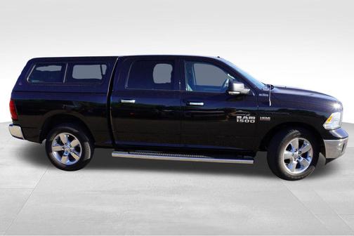Brilliant Black Crystal Pearlcoat 2016 RAM 1500 Big Horn