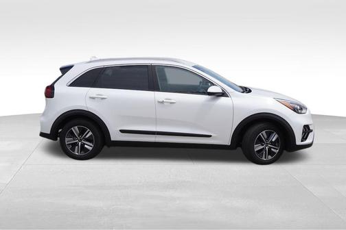2022 Kia Niro LXS