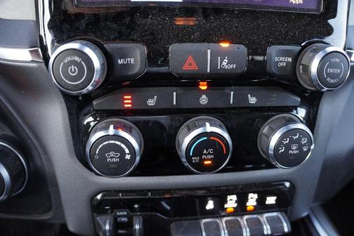 Bright White Clearcoat 2025 RAM 1500 Big Horn