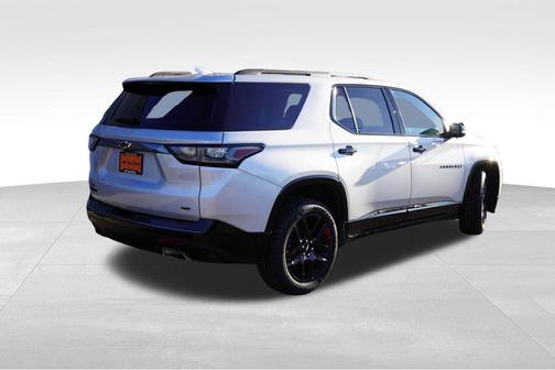 Silver Ice Metallic 2021 Chevrolet Traverse Premier