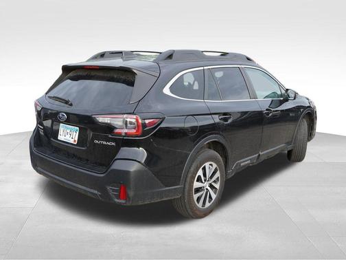 Crystal Black Silica 2022 Subaru Outback Premium