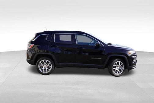 2023 Jeep Compass Latitude Lux