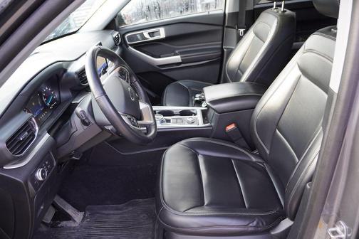 Carbonized Gray Metallic 2021 Ford Explorer XLT