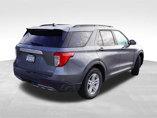 Carbonized Gray Metallic 2021 Ford Explorer XLT