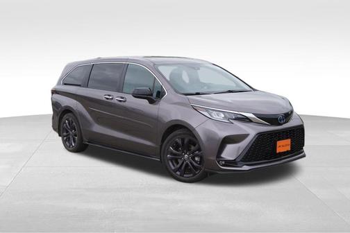 2022 Toyota Sienna XSE 7 Passenger