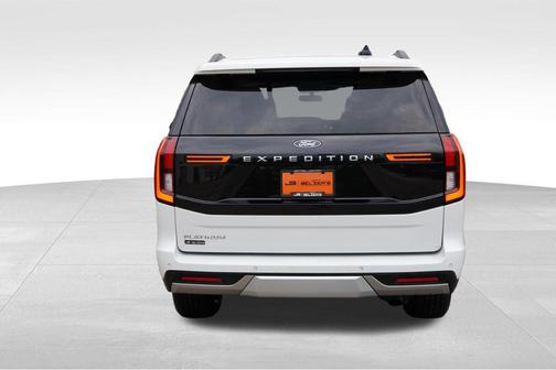 Oxford White 2025 Ford Expedition Platinum