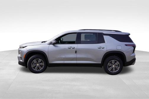 Sterling Gray Metallic 2026 Chevrolet Traverse LT