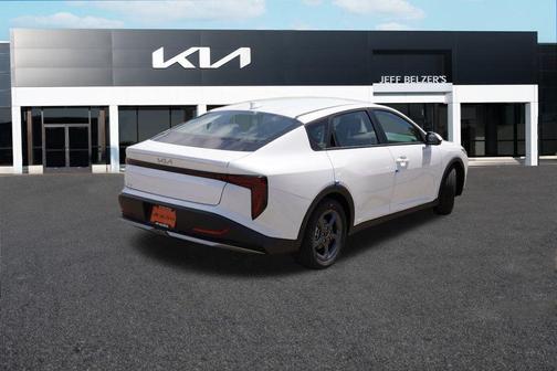 2025 Kia K4 LXS