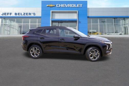 Mosaic Black Metallic 2026 Chevrolet Trax LT