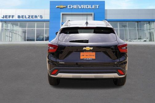 Mosaic Black Metallic 2026 Chevrolet Trax LT