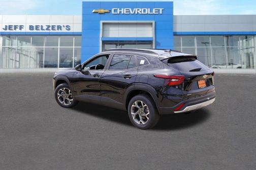 Mosaic Black Metallic 2026 Chevrolet Trax LT