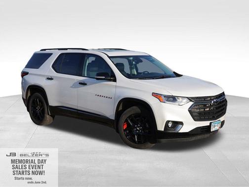 Iridescent Pearl Tricoat 2020 Chevrolet Traverse Premier