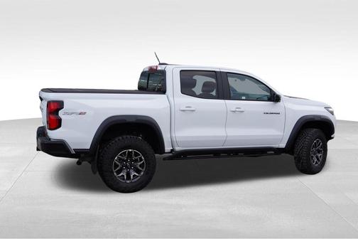 Summit White 2025 Chevrolet Colorado ZR2