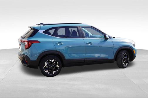 Blue 2024 Kia Seltos EX