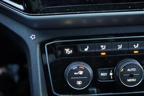 2023 Volkswagen Atlas 3.6L SE w/Technology