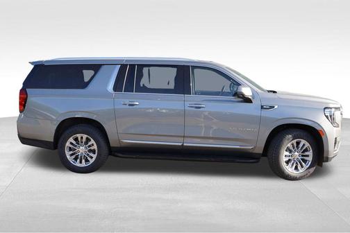 Sterling 2023 GMC Yukon XL SLT