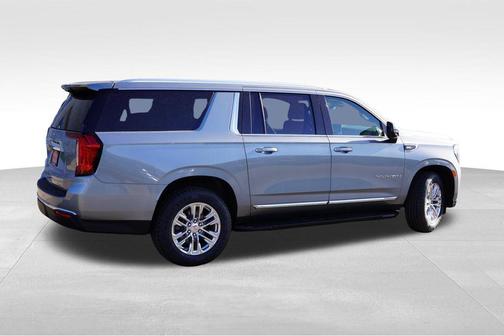 Sterling 2023 GMC Yukon XL SLT