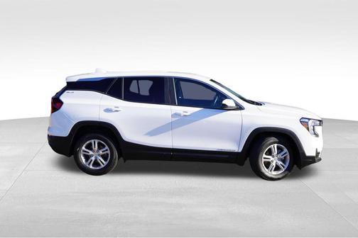 Summit White 2023 GMC Terrain SLE