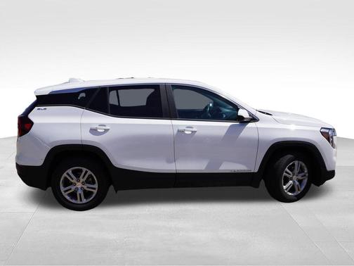 Summit White 2023 GMC Terrain SLE