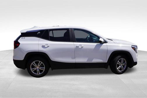 Summit White 2023 GMC Terrain SLE