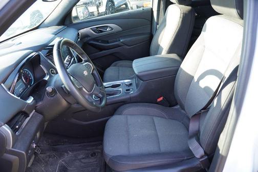 Summit White 2023 Chevrolet Traverse LT Cloth