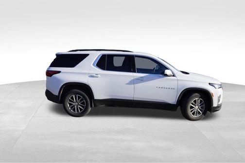 Summit White 2023 Chevrolet Traverse LT Cloth