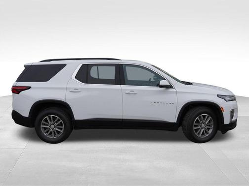 Summit White 2023 Chevrolet Traverse LT Cloth