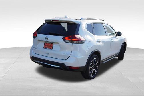 White 2018 Nissan Rogue SL