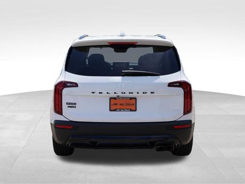 Glacial White Pearl 2022 Kia Telluride SX