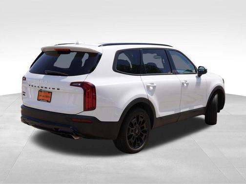 Glacial White Pearl 2022 Kia Telluride SX