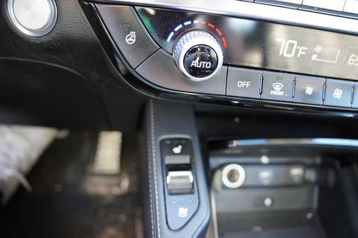 Glacial White Pearl 2022 Kia Telluride SX