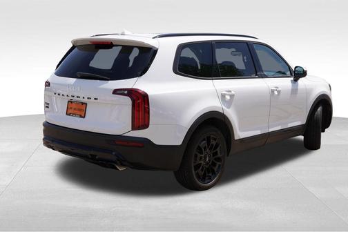 Glacial White Pearl 2022 Kia Telluride SX