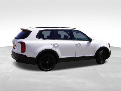 Glacial White Pearl 2022 Kia Telluride SX
