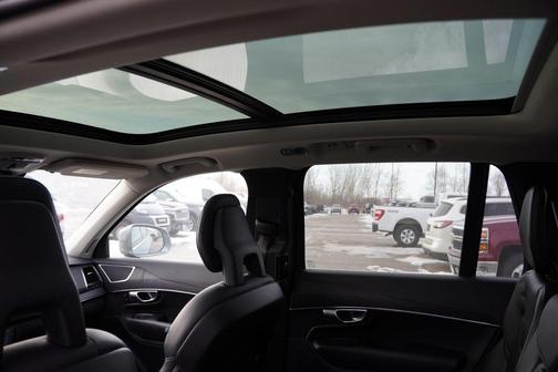 2020 Volvo XC90 T5 Momentum 7 Passenger