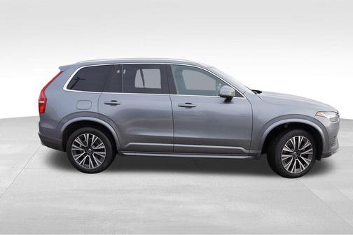 2020 Volvo XC90 T5 Momentum 7 Passenger