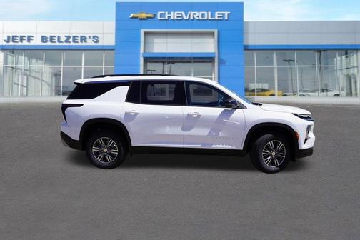 Summit White 2026 Chevrolet Traverse LT