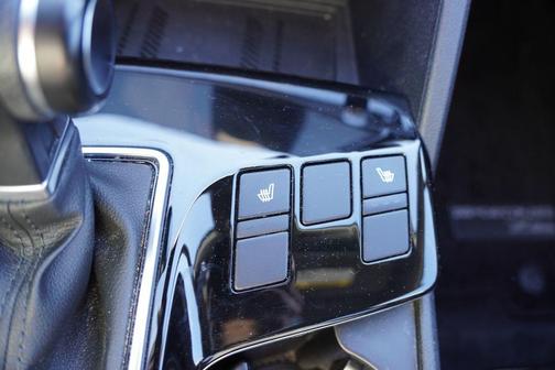 Glacial White Pearl 2023 Kia Sportage X-Line
