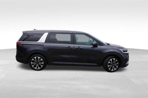 2022 Kia Carnival EX