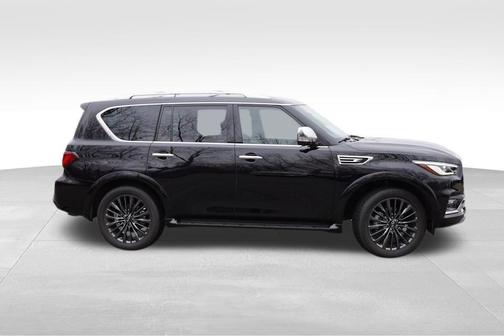 2023 INFINITI QX80 SENSORY