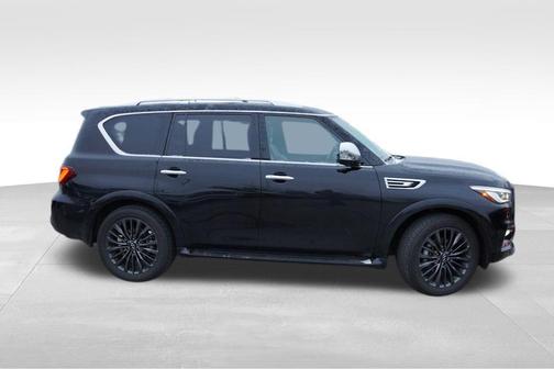 2023 INFINITI QX80 SENSORY