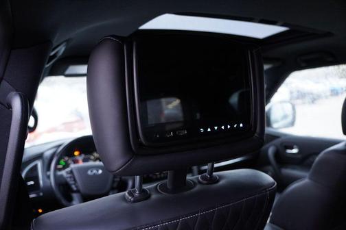 2023 INFINITI QX80 SENSORY