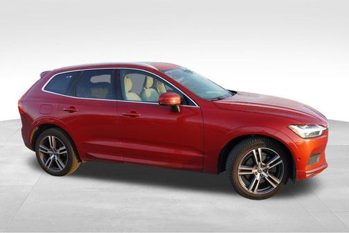 2018 Volvo XC60 T6 Momentum