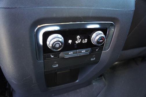 Summit White 2022 GMC Yukon XL Denali